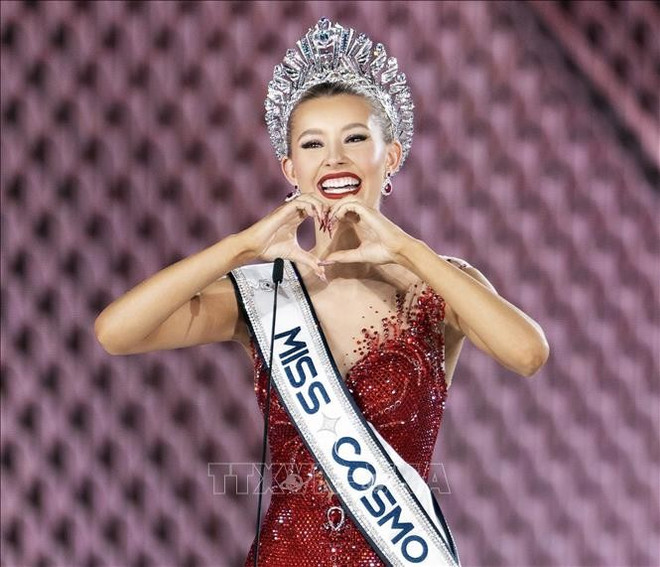 U.S. beauty crowned Miss Cosmo 2025 in Ho Chi Minh City